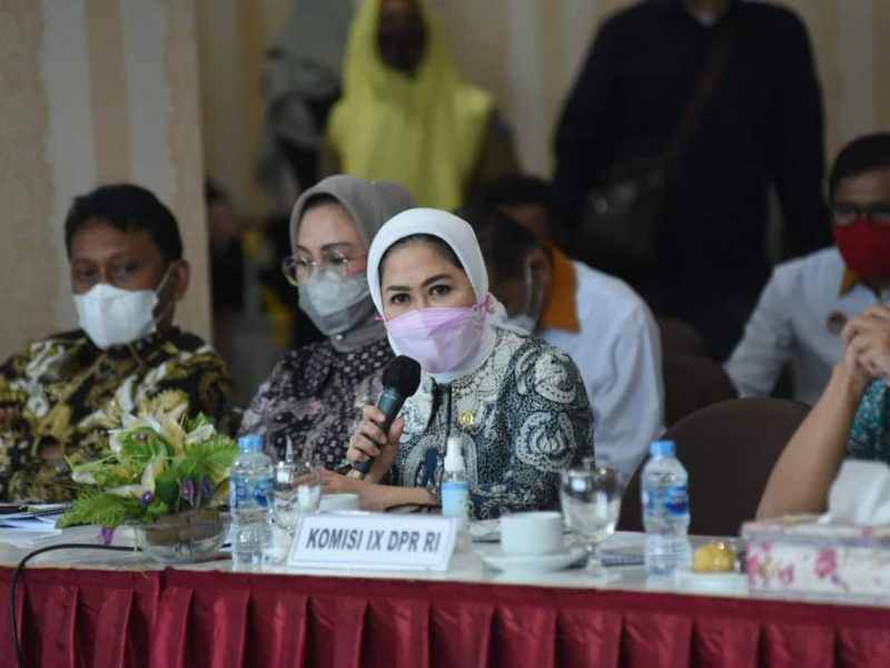 Anggota DPR RI Komisi IX, Hj Intan Fauzi, SH, LL.M saat Reses ke Provinsi Kepulauan Riau, Senin (15/2)